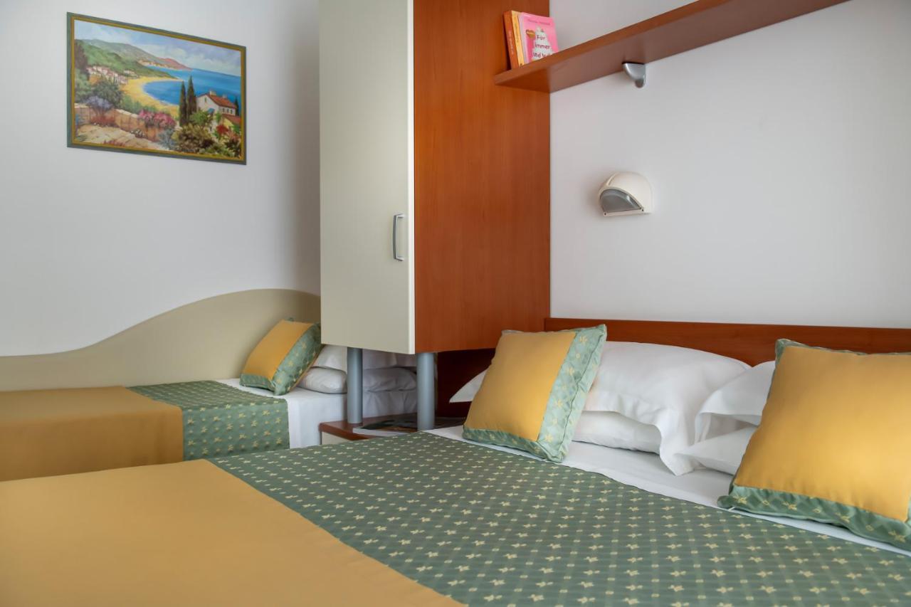 Hotel Principe Cattolica Exterior photo